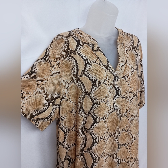 2/$30 H&M Animal Print Mob Wife Snake Print V-Neck Dress (#395) - Picture 4 of 7